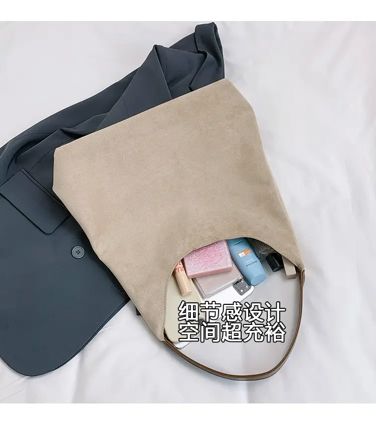 Large Capacity Velvet Shoulder Bag for Women 2025 Autumn — feature 6