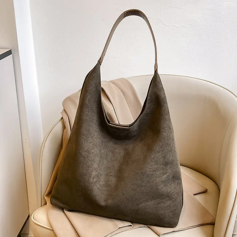 Large Capacity Velvet Shoulder Bag for Women 2025 Autumn - Image 5