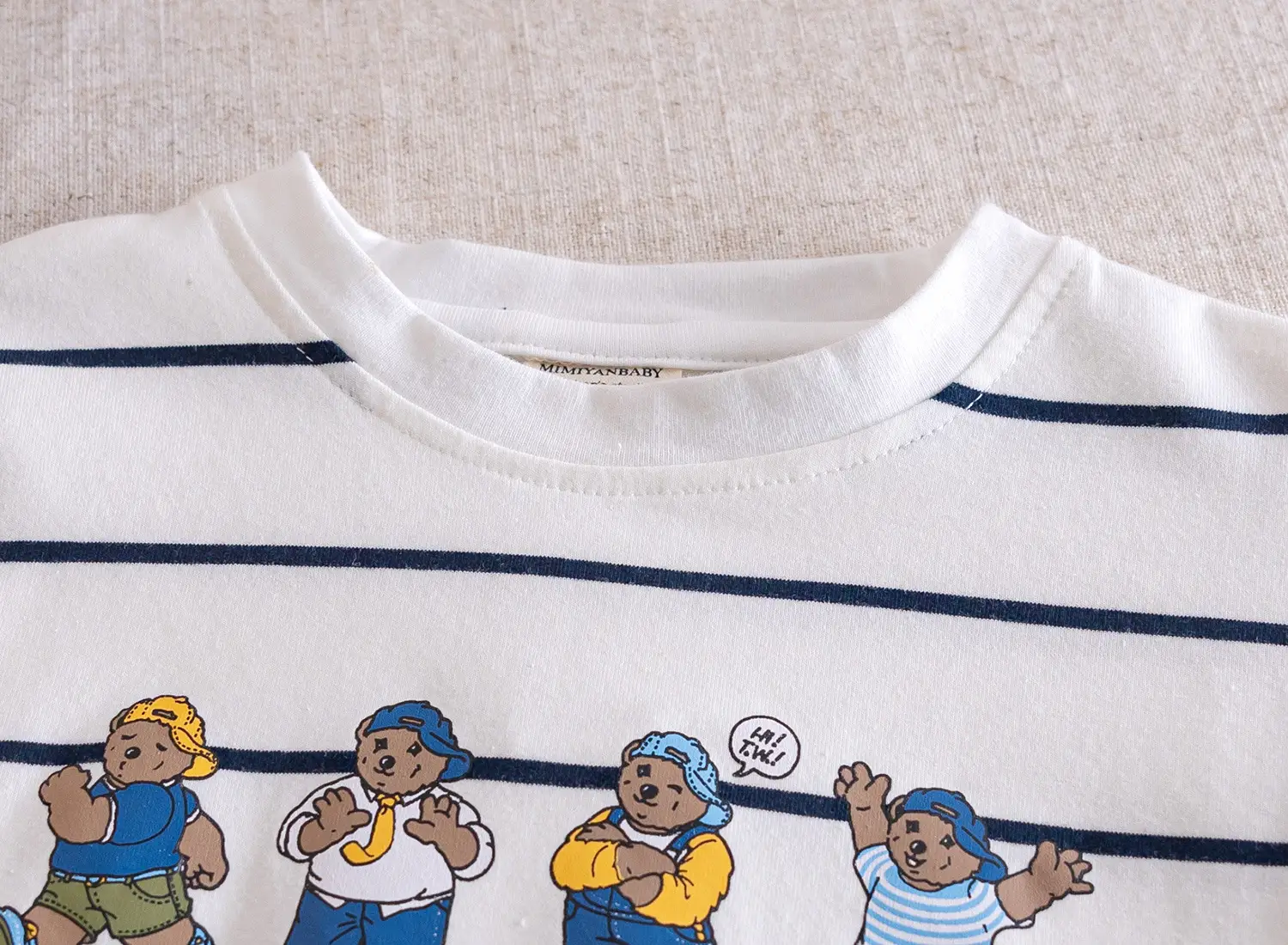 Children's White Long Sleeve T-Shirt with Cartoon Bear Pocket — feature 6