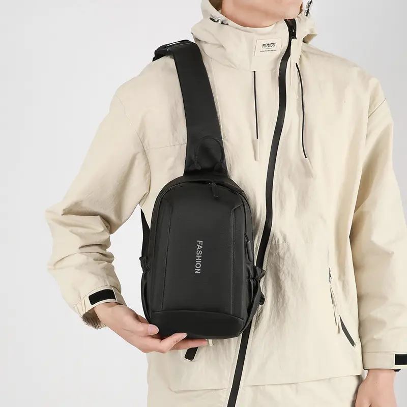 Fashionable Black Crossbody Bag for Men - Image 8