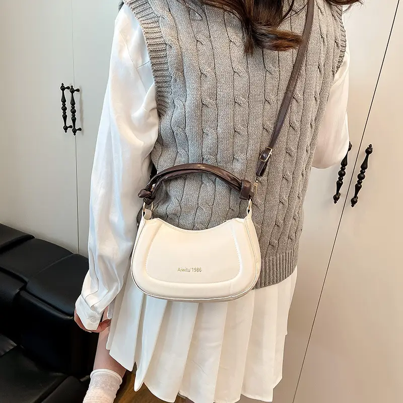 French Retro Niche Commuter Bag Cream 2025 - Image 5