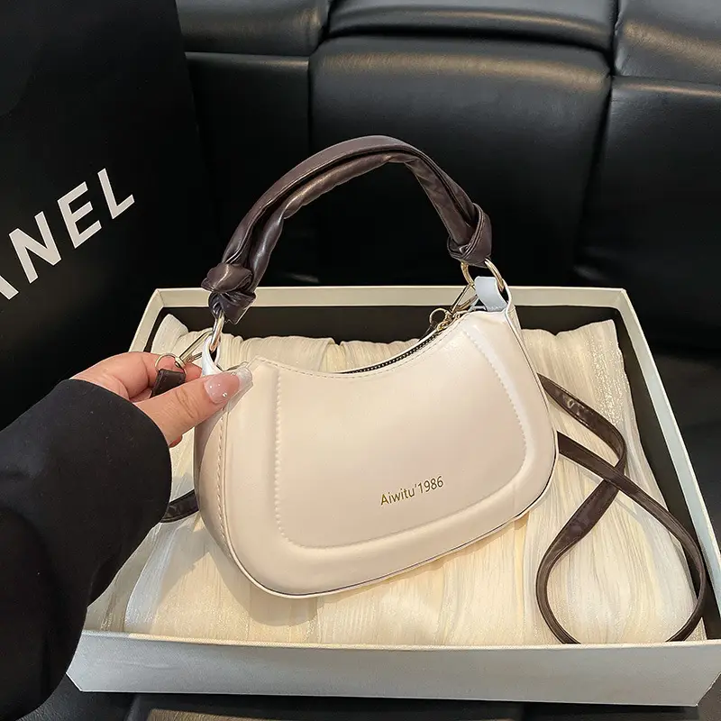 French Retro Niche Commuter Bag Cream 2025 - Image 2