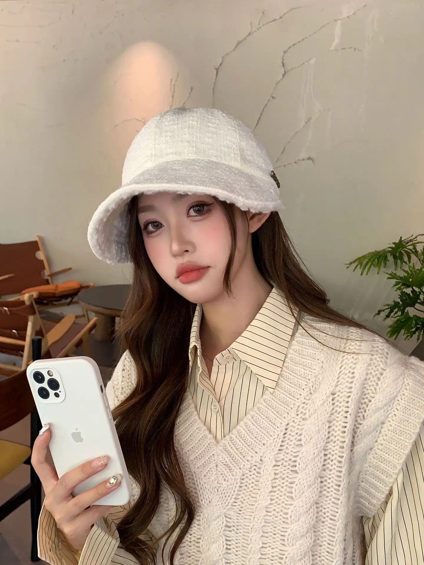 Women Wool Duckbill Cap with Large Brim Cream — feature 3