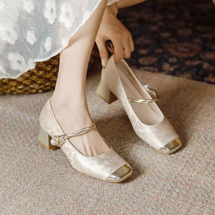 New Chinese Style High Heels Women 2025 Square Toe One-Line Thick Heel - Image 5