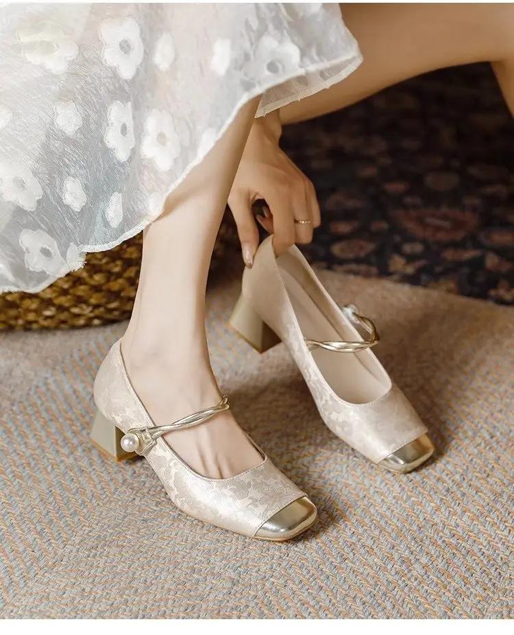 New Chinese Style High Heels Women 2025 Square Toe One-Line Thick Heel — feature 2