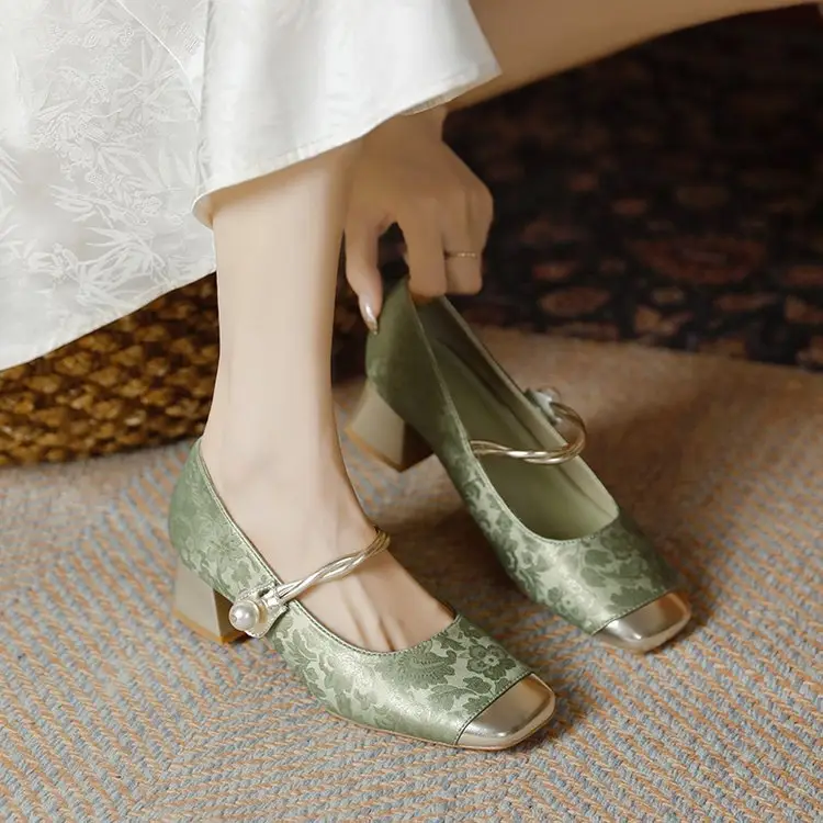 New Chinese Style High Heels Women 2025 Square Toe One-Line Thick Heel - Image 3