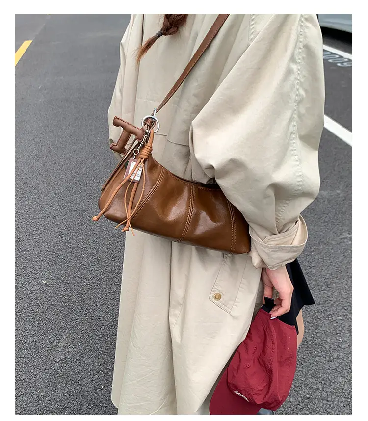 Women's Yellow Leather Shoulder Bag 2025 New Niche Design — feature 12