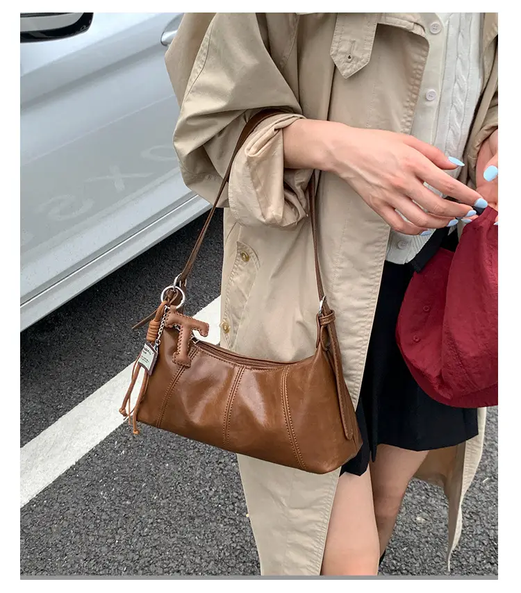 Women's Yellow Leather Shoulder Bag 2025 New Niche Design — feature 9