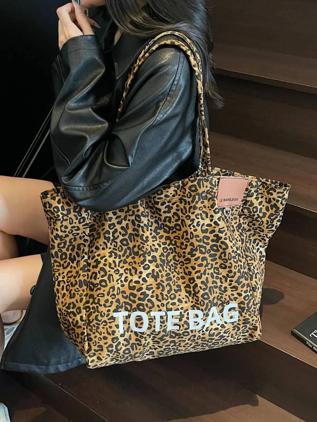 Leopard Print Large Capacity Women's Canvas Tote Bag - Image 6