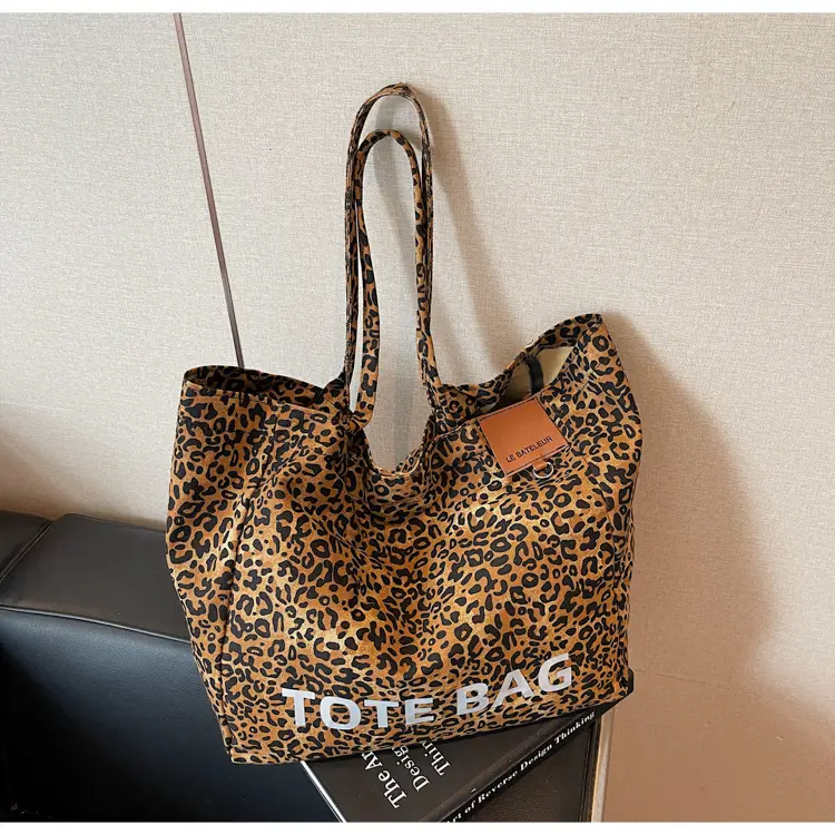 Leopard Print Large Capacity Women's Canvas Tote Bag — feature 13