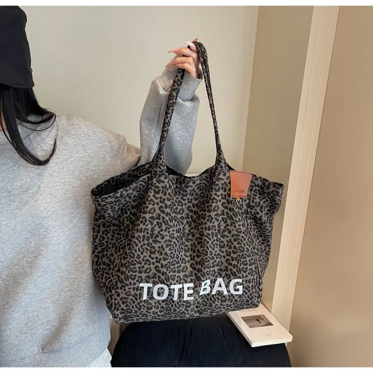 Leopard Print Large Capacity Women's Canvas Tote Bag — feature 14