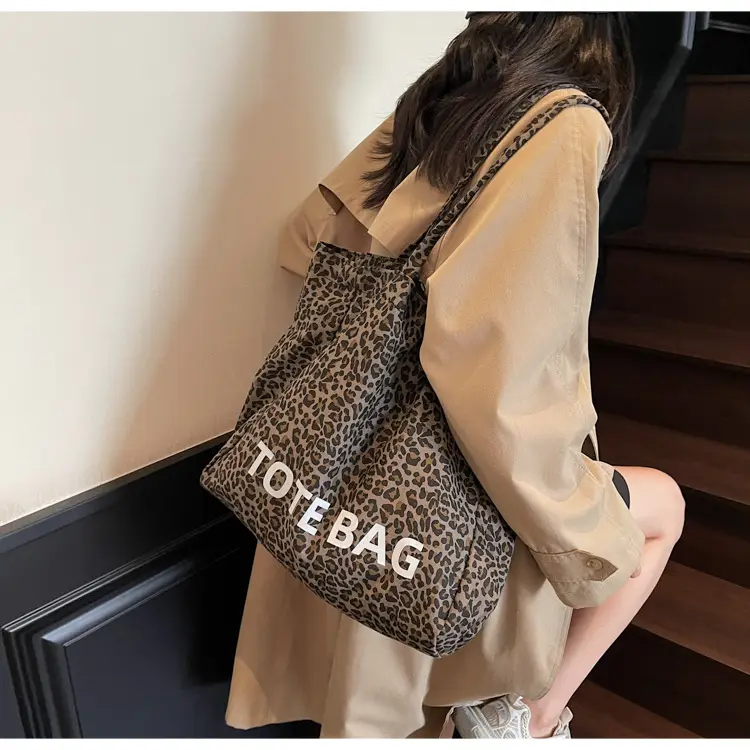 Leopard Print Large Capacity Women's Canvas Tote Bag — feature 21