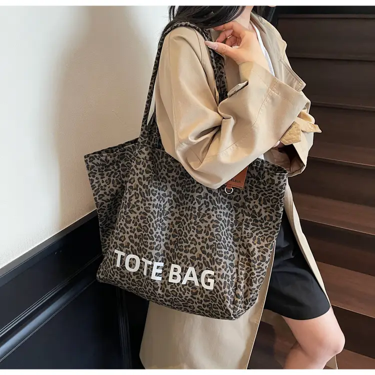Leopard Print Large Capacity Women's Canvas Tote Bag — feature 22