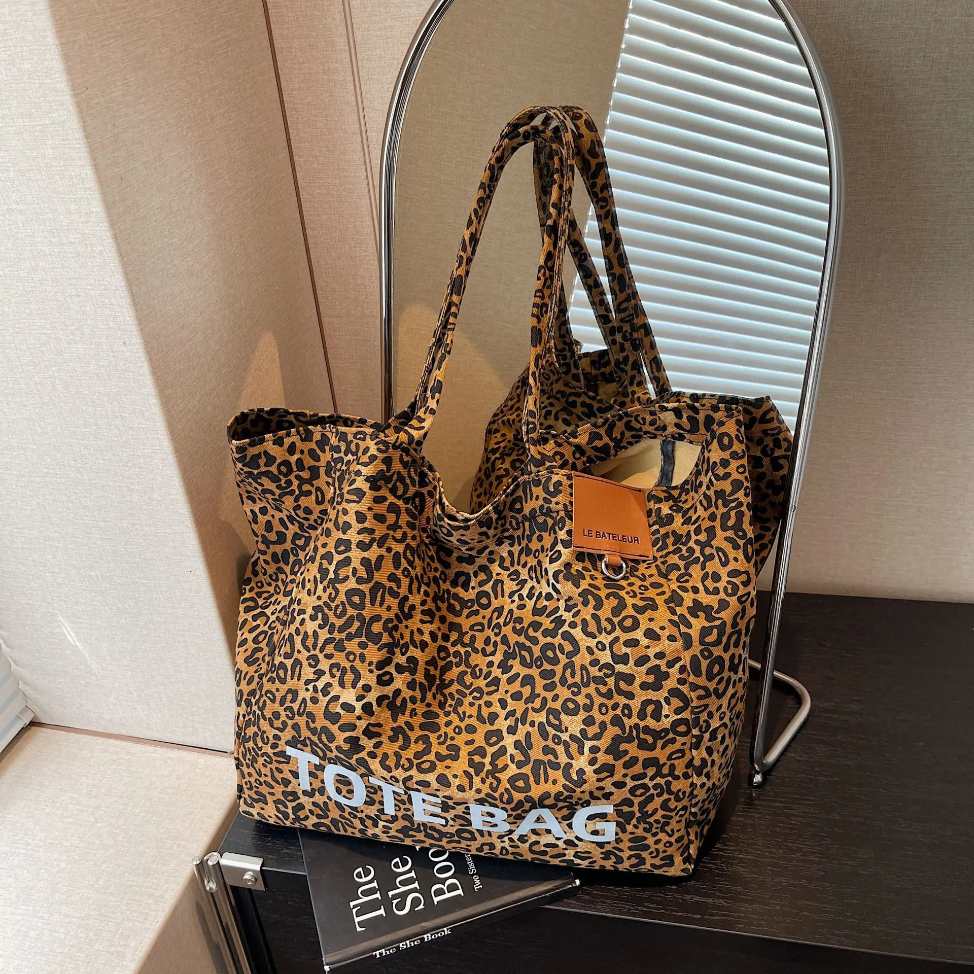 Leopard Print Large Capacity Women's Canvas Tote Bag - Image 2
