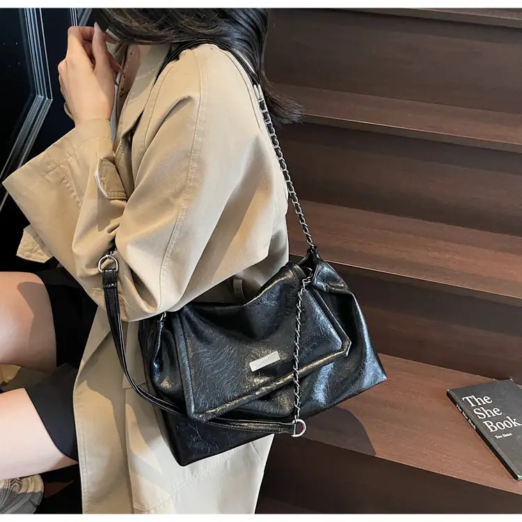 White Chain Crossbody Bag for Women 2025 — feature 11
