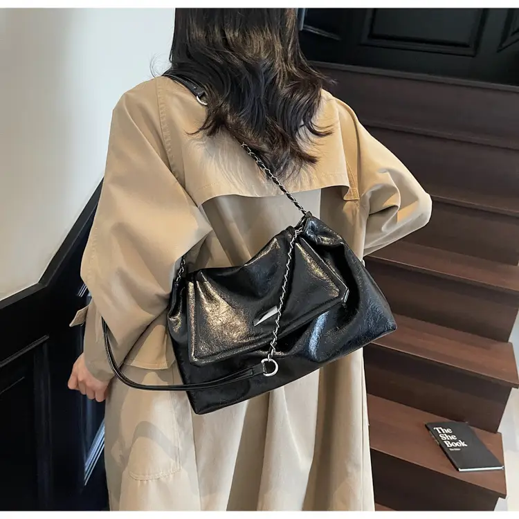 White Chain Crossbody Bag for Women 2025 — feature 12