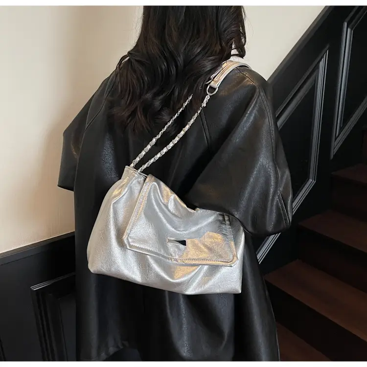 White Chain Crossbody Bag for Women 2025 — feature 17