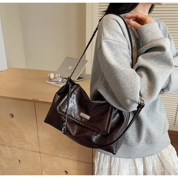 White Chain Crossbody Bag for Women 2025 — feature 21