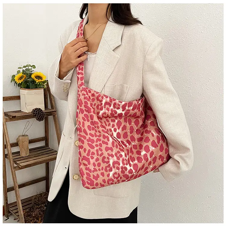 Leopard Print Large Capacity Women's Tote Bag — feature 19