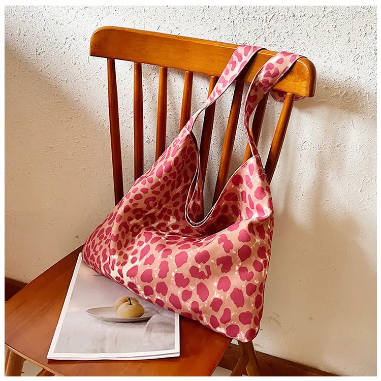 Leopard Print Large Capacity Women's Tote Bag — feature 5