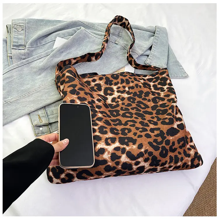 Leopard Print Large Capacity Women's Tote Bag — feature 6