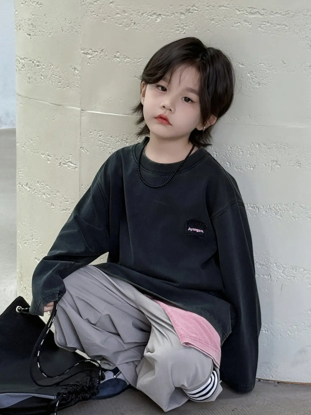 2025 Boys Embroidered T-Shirt Black Medium Large — feature 3