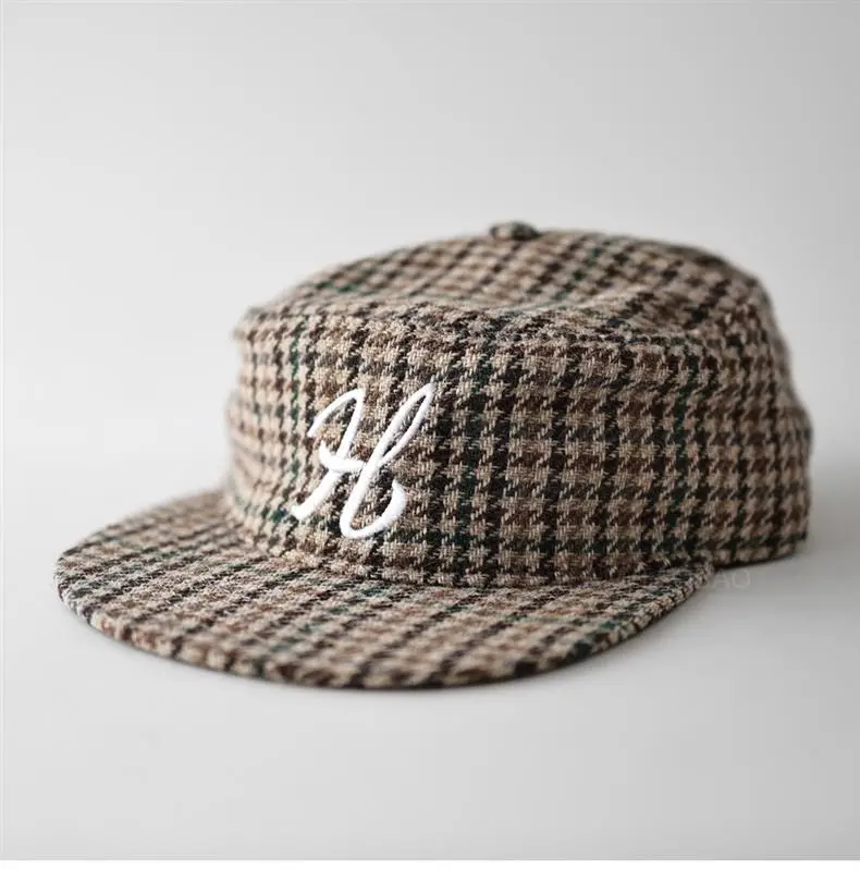 Unisex British Letter Embroidered Flat Cap Sun Hat — feature 1