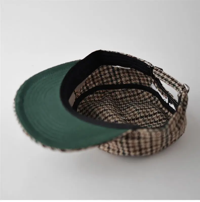 Unisex British Letter Embroidered Flat Cap Sun Hat — feature 12