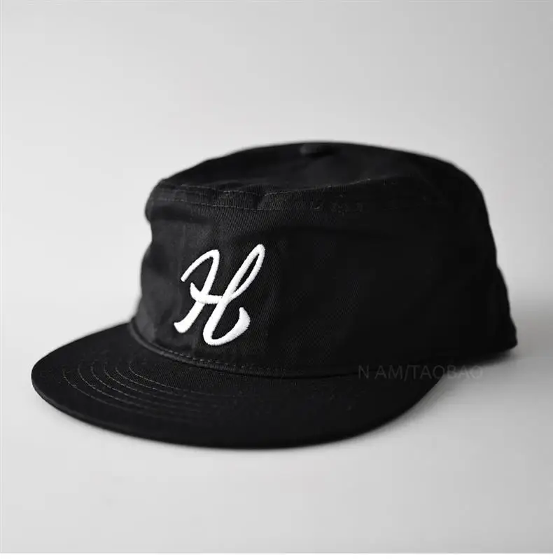 Unisex British Letter Embroidered Flat Cap Sun Hat — feature 3