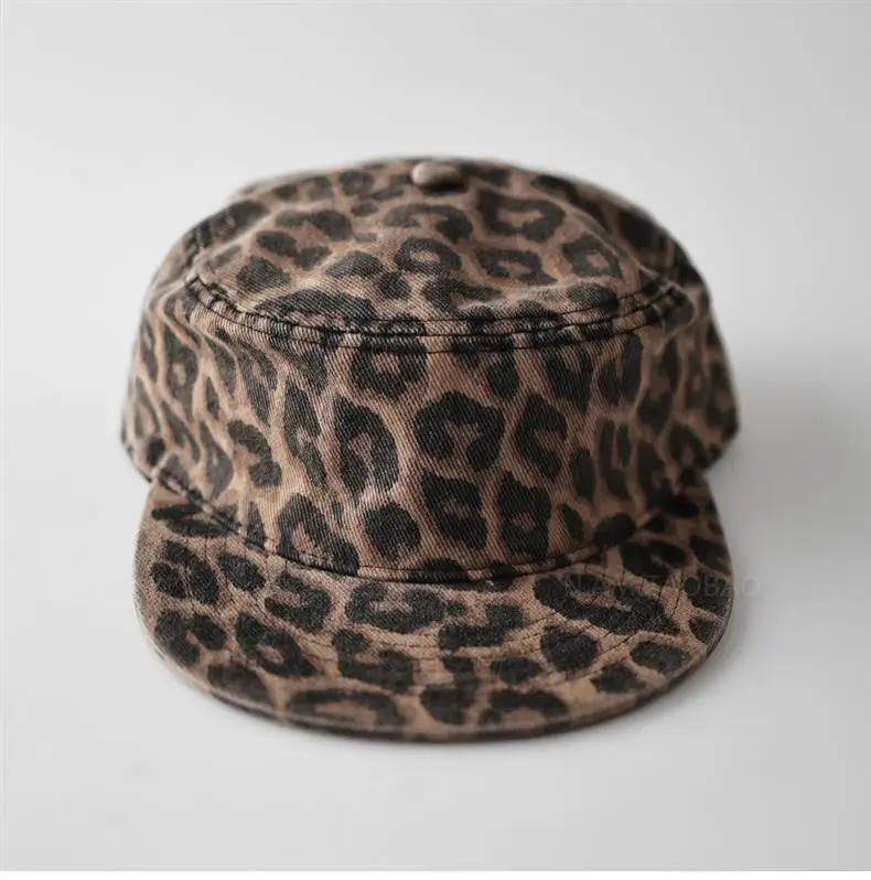 Black Flat-Brim Hat for Men Women Unisex Casual Sunshade — feature 2