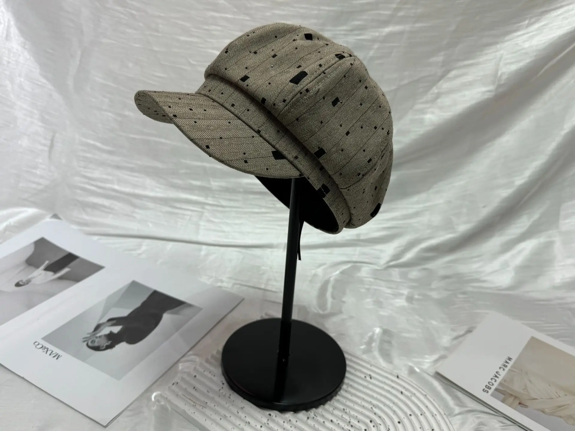 Women Duckbill Beret Smaller Face Hat for Summer — feature 18