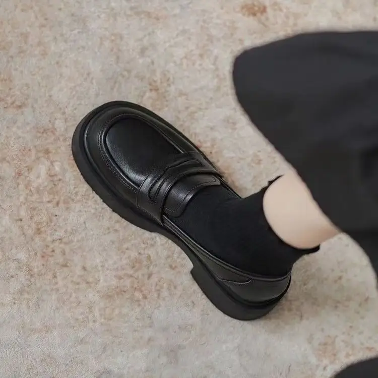 Women's Black Leather Slip-On Loafers Thick Soled Autumn — feature 17