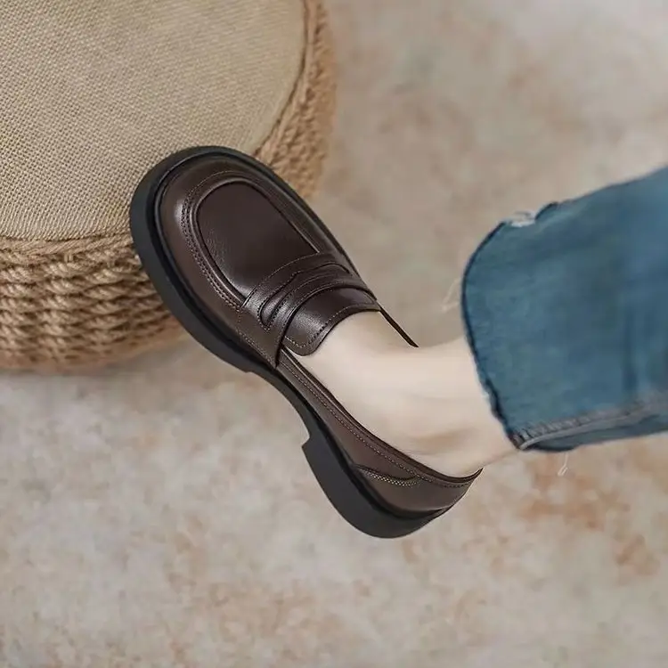 Women's Black Leather Slip-On Loafers Thick Soled Autumn — feature 2
