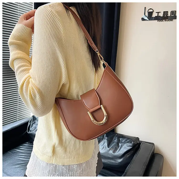 Retro Chain Shoulder Bag for Women Brown 2026 — feature 13