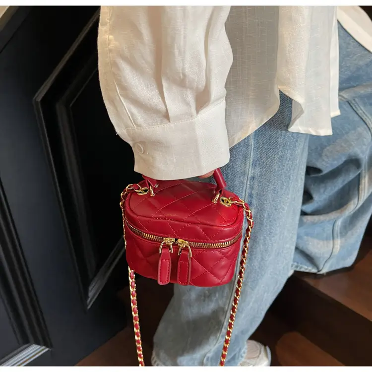Women Quilted Chain Crossbody Bag Beige Gold Strap — feature 15
