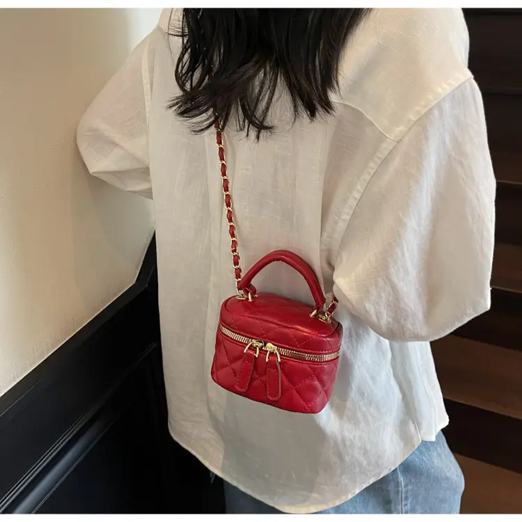 Women Quilted Chain Crossbody Bag Beige Gold Strap — feature 16