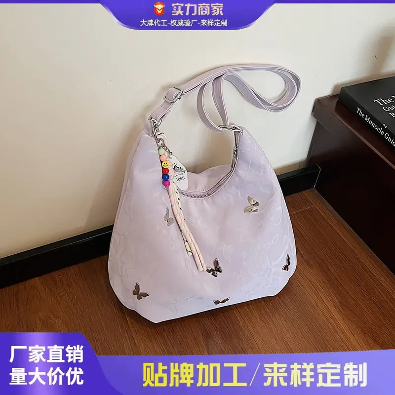 Women's Large Capacity Crossbody Bag with Tassel - Image 6