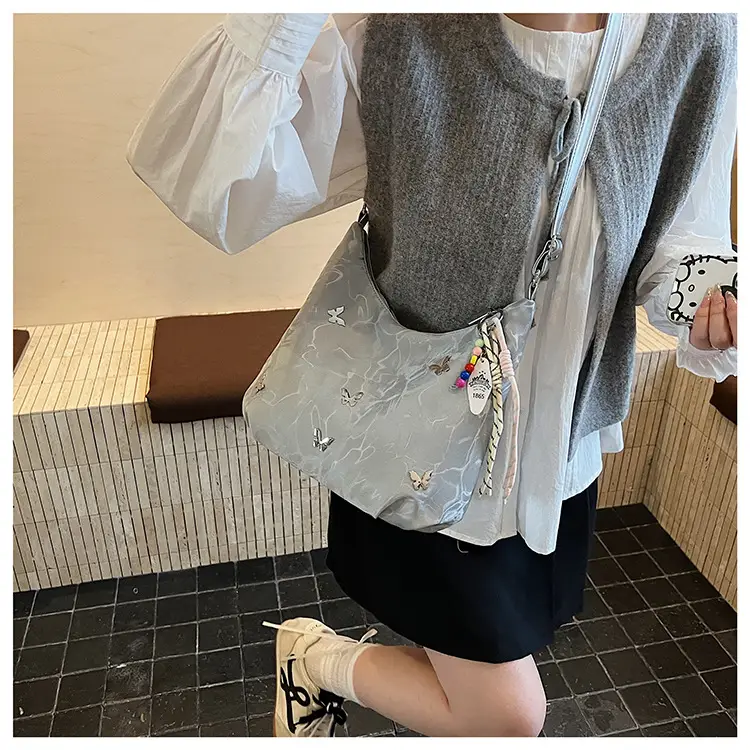 Women's Large Capacity Crossbody Bag with Tassel — feature 12