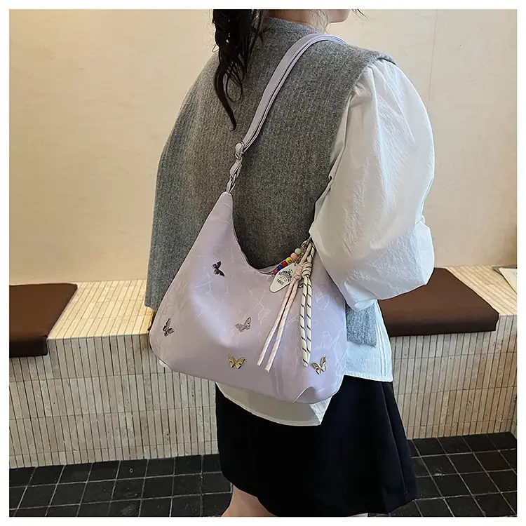 Women's Large Capacity Crossbody Bag with Tassel — feature 17