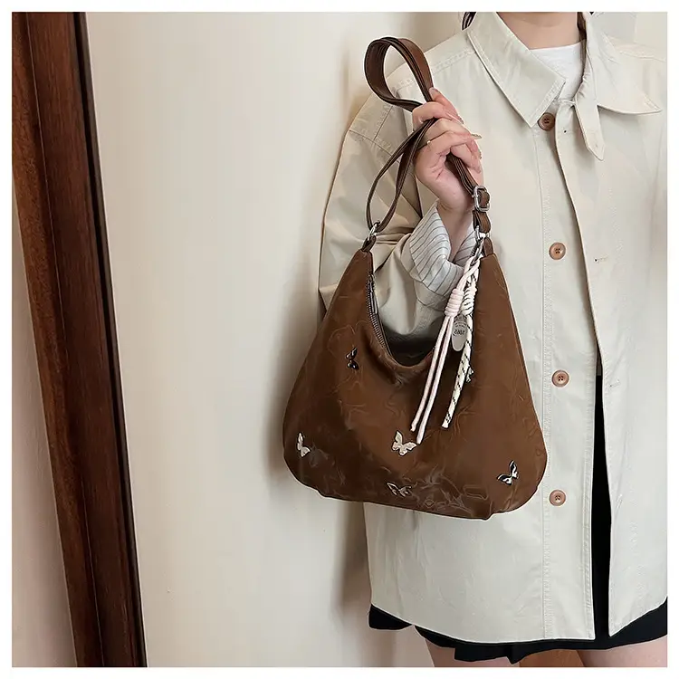 Women's Large Capacity Crossbody Bag with Tassel — feature 19