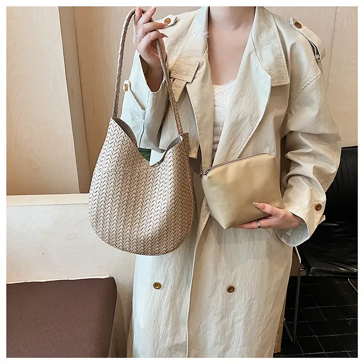 Brown Woven Women's Shoulder Bag 2025 New Commuter Tote — feature 12