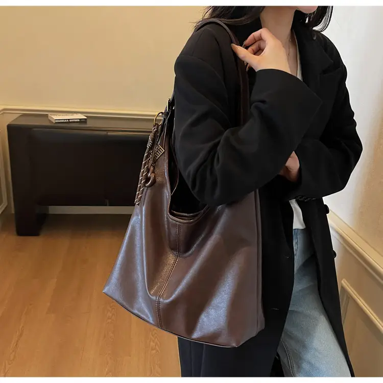 Brown Leather Shoulder Bag for Women 2025 Autumn Winter — feature 12