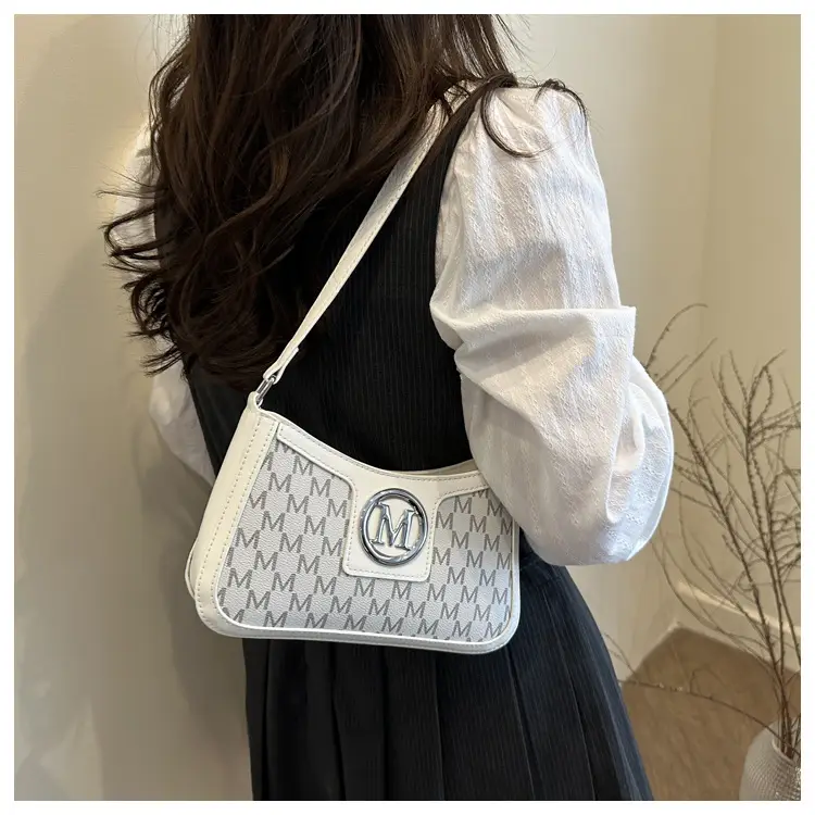 French Retro Crossbody Bag Women 2025 Summer Letter Print — feature 17