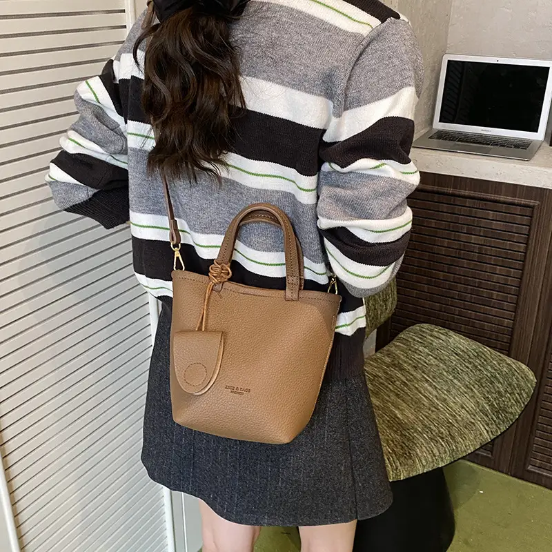 Women Pebbled Shoulder Bag Brown 2025 Retro Trendy - Image 8
