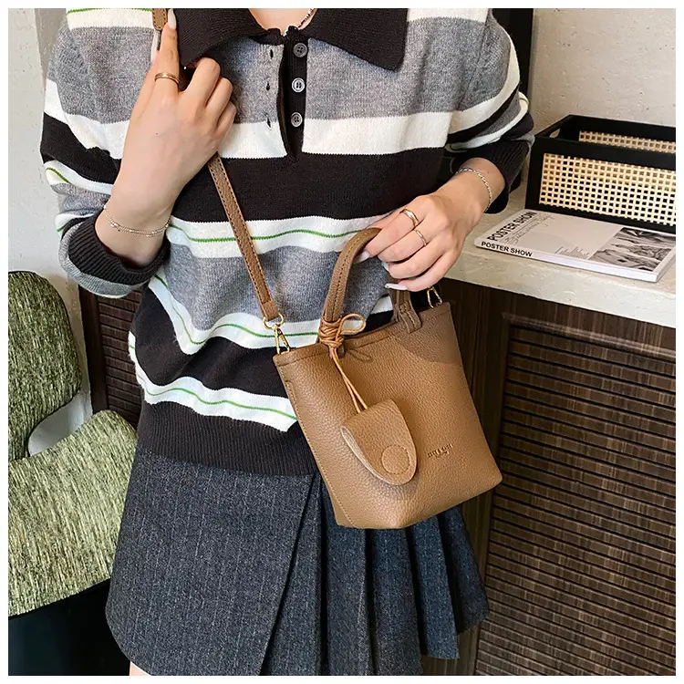 Women Pebbled Shoulder Bag Brown 2025 Retro Trendy — feature 16