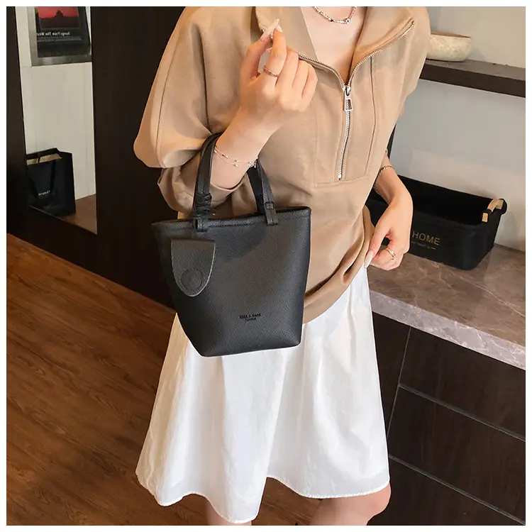 Women Pebbled Shoulder Bag Brown 2025 Retro Trendy — feature 18