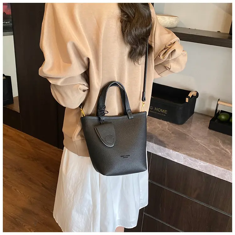 Women Pebbled Shoulder Bag Brown 2025 Retro Trendy — feature 19