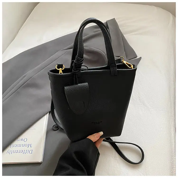 Women Pebbled Shoulder Bag Brown 2025 Retro Trendy — feature 26