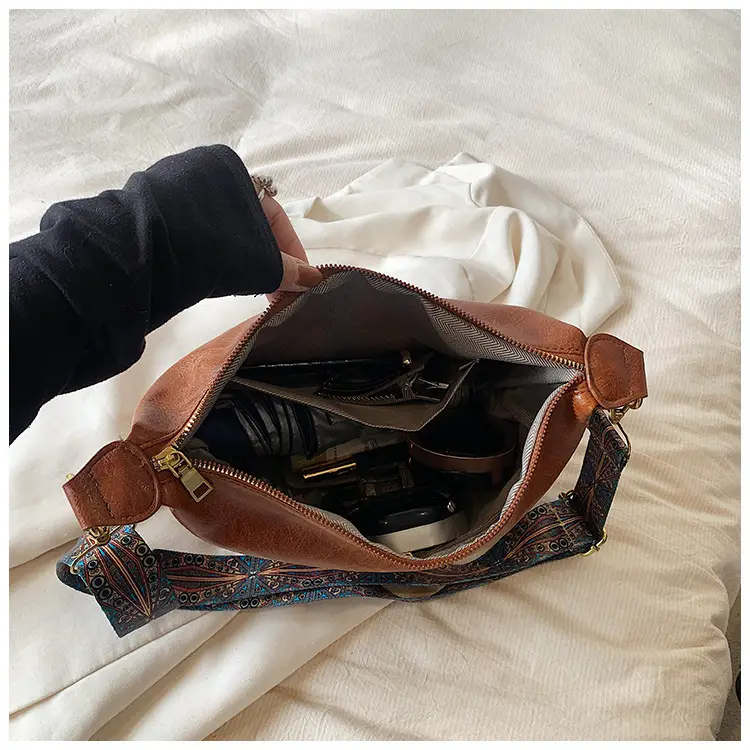 Retro Brown Leather Shoulder Bag Women 2025 — feature 10