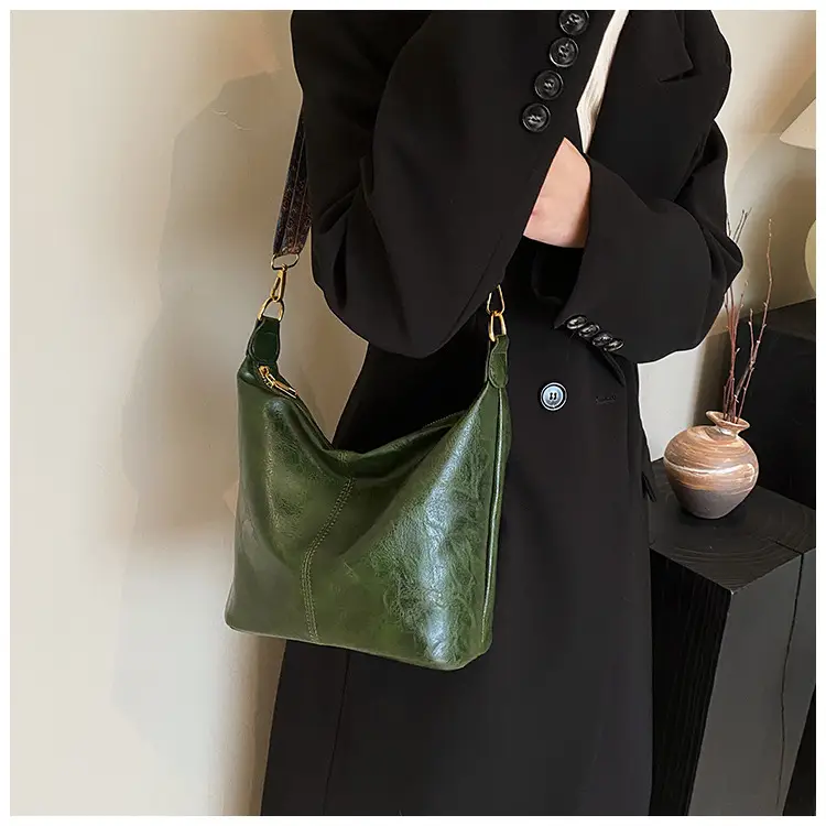 Retro Brown Leather Shoulder Bag Women 2025 — feature 15